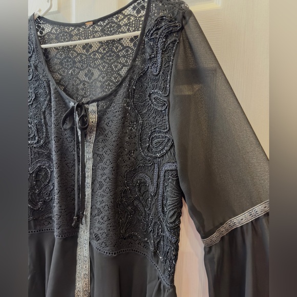 Free People Sheer Blouse with Crochet and beaded details size Large - Picture 9 of 17